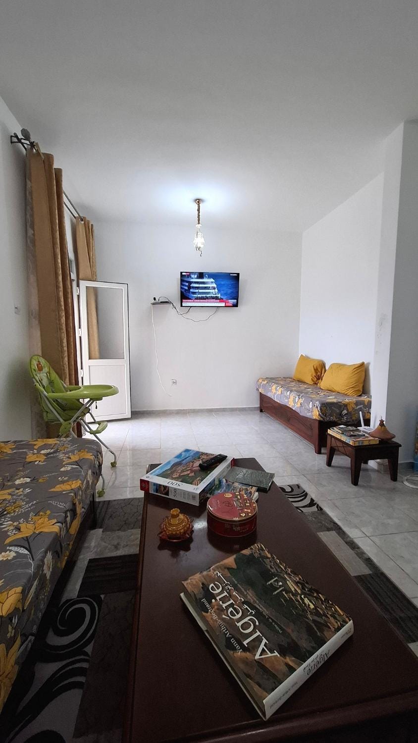 TV and multimedia, Photo of the whole room, Seating area
