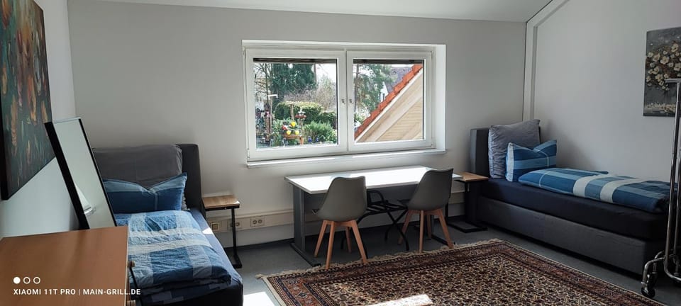 Bed, Photo of the whole room, Seating area, Bedroom