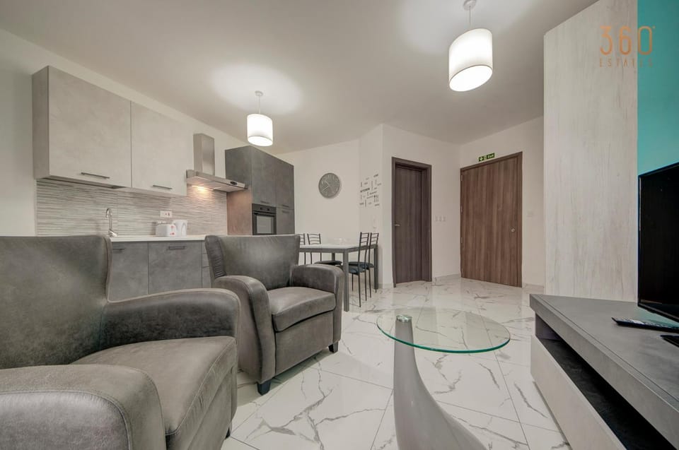 Kitchen or kitchenette, Living room, Seating area, Dining area, minibar, stove