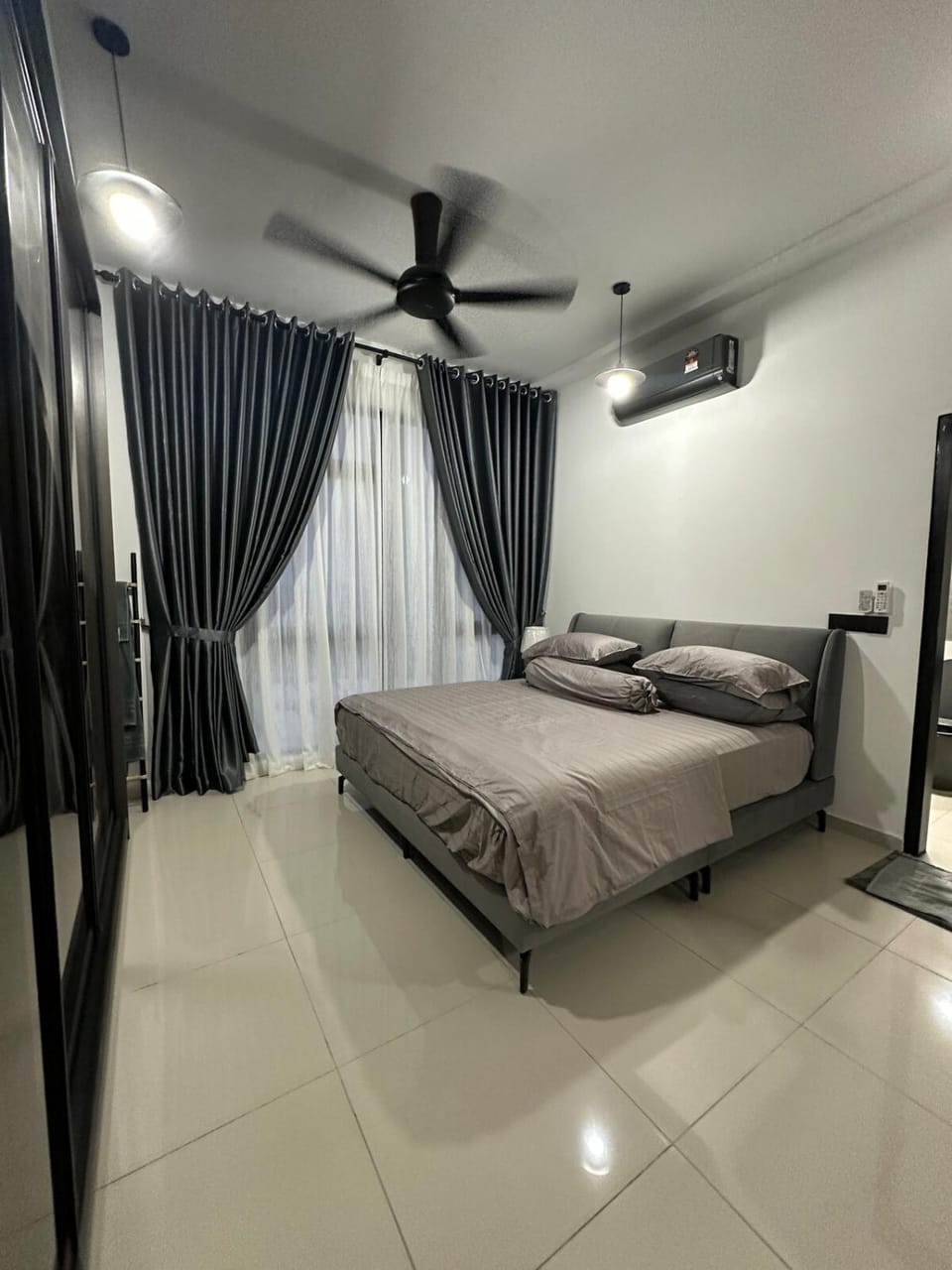 Bed, Bedroom, air conditioner