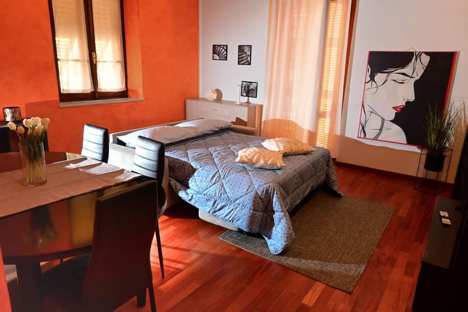 Bed, Living room, Seating area