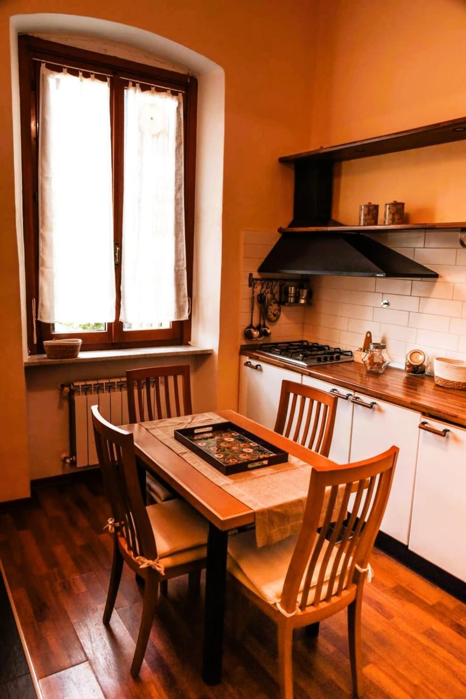 Kitchen or kitchenette, Dining area, stove