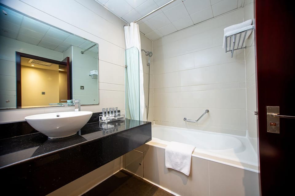Shower, Bath