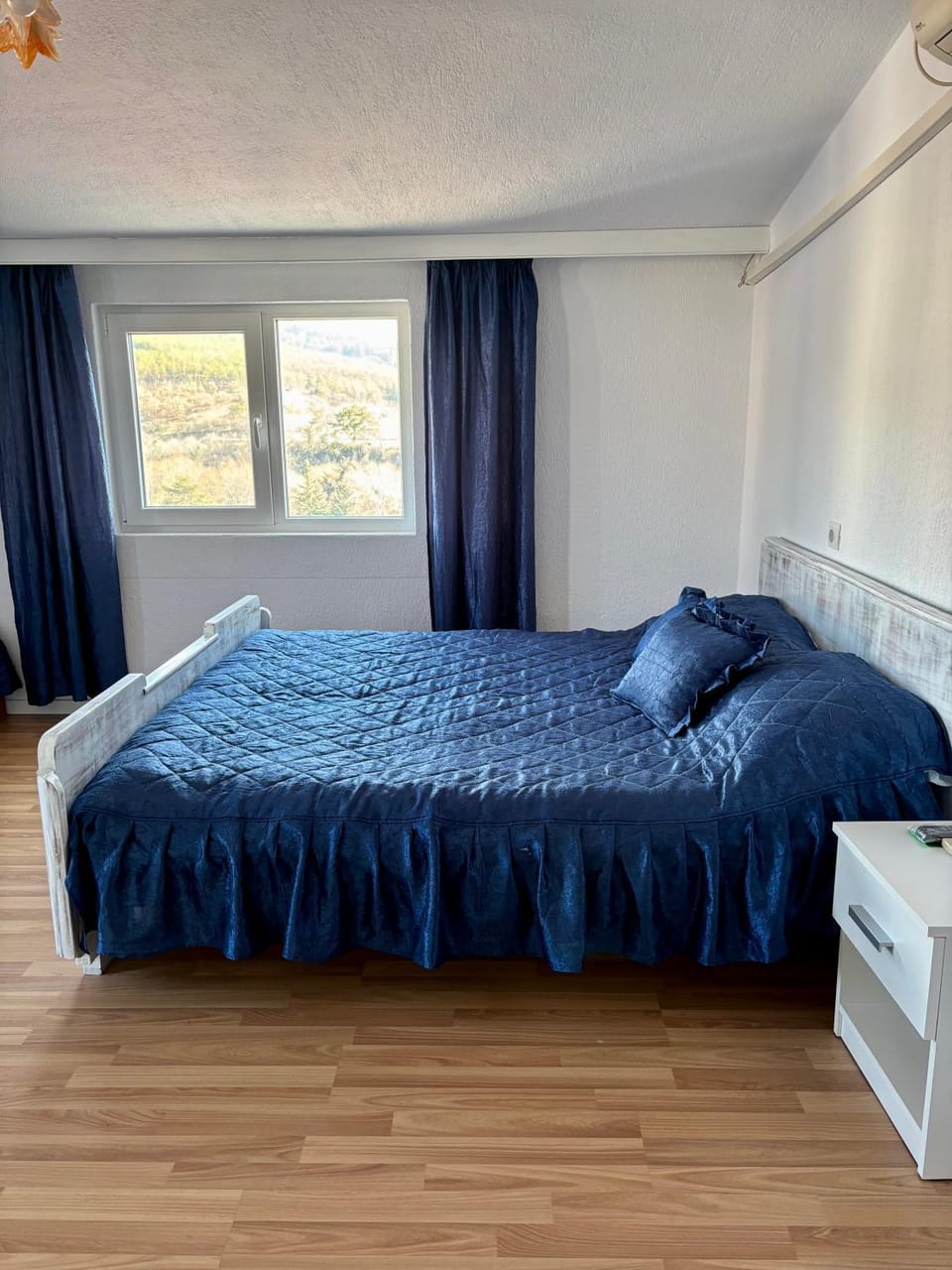Bed, Photo of the whole room, Bedroom, Landmark view, Mountain view