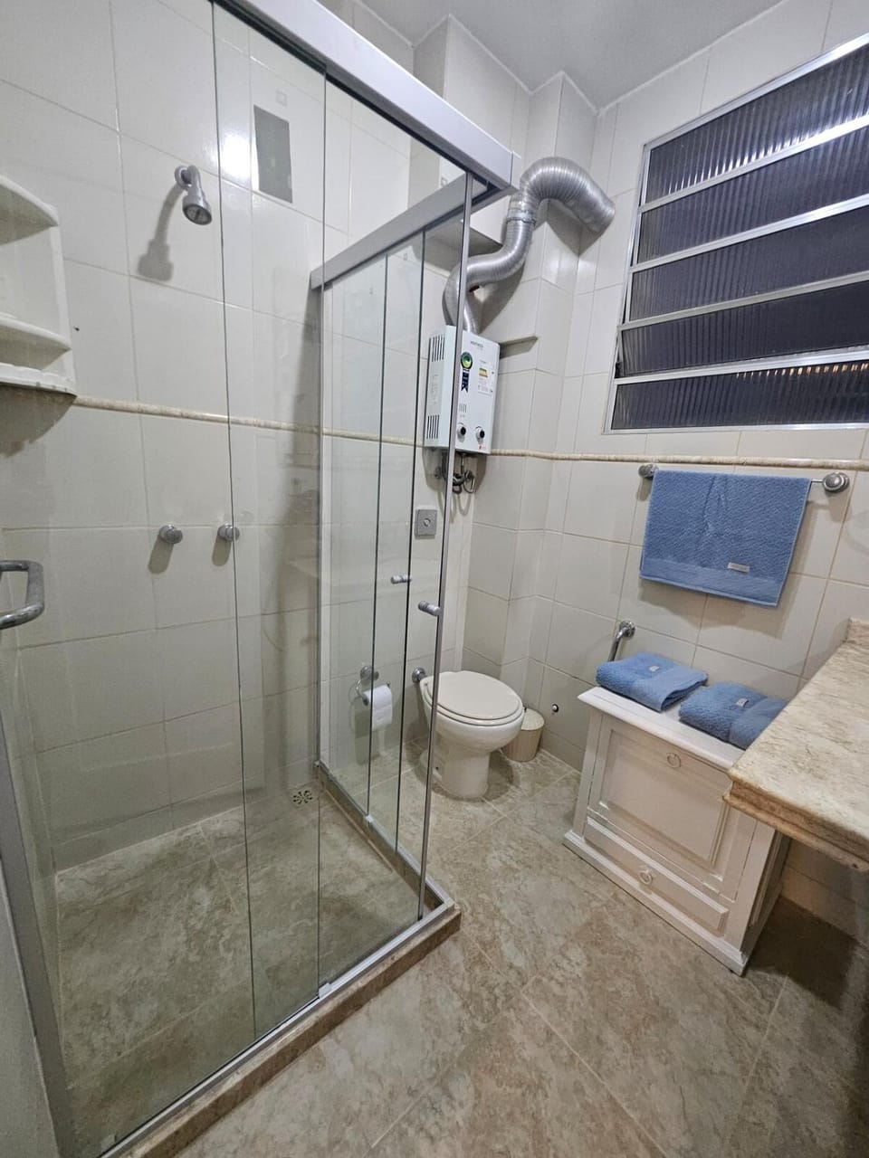 Shower, Bathroom, towels