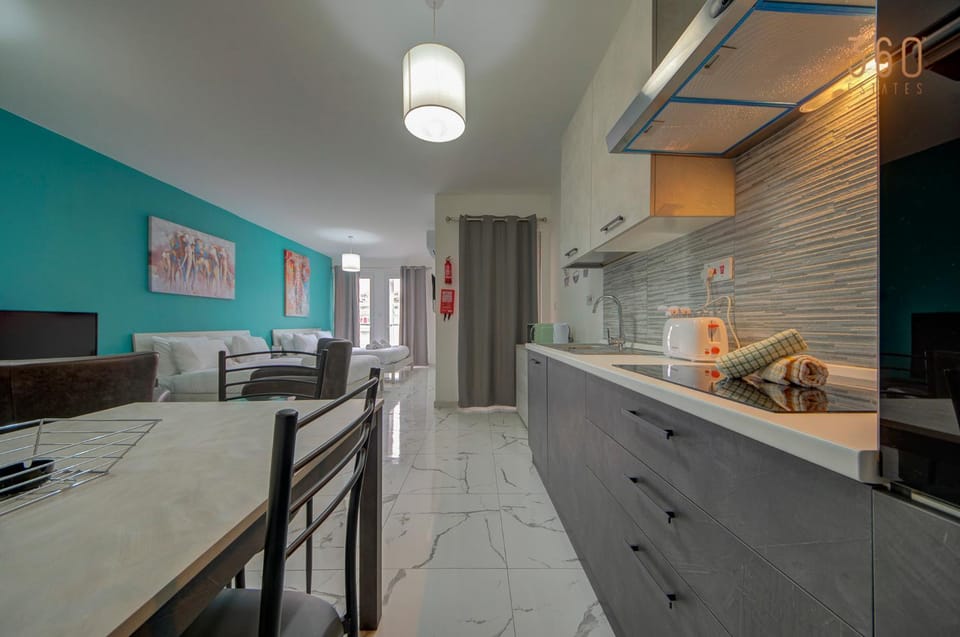 TV and multimedia, Kitchen or kitchenette, Dining area, dishwasher, minibar, pet friendly, stove