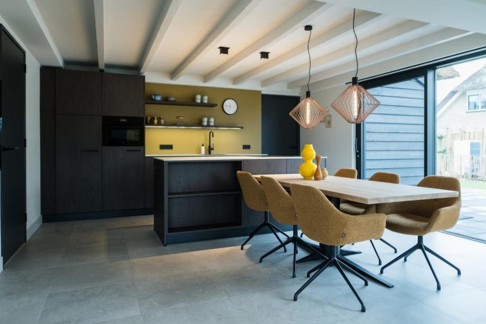 Dining area, kitchen