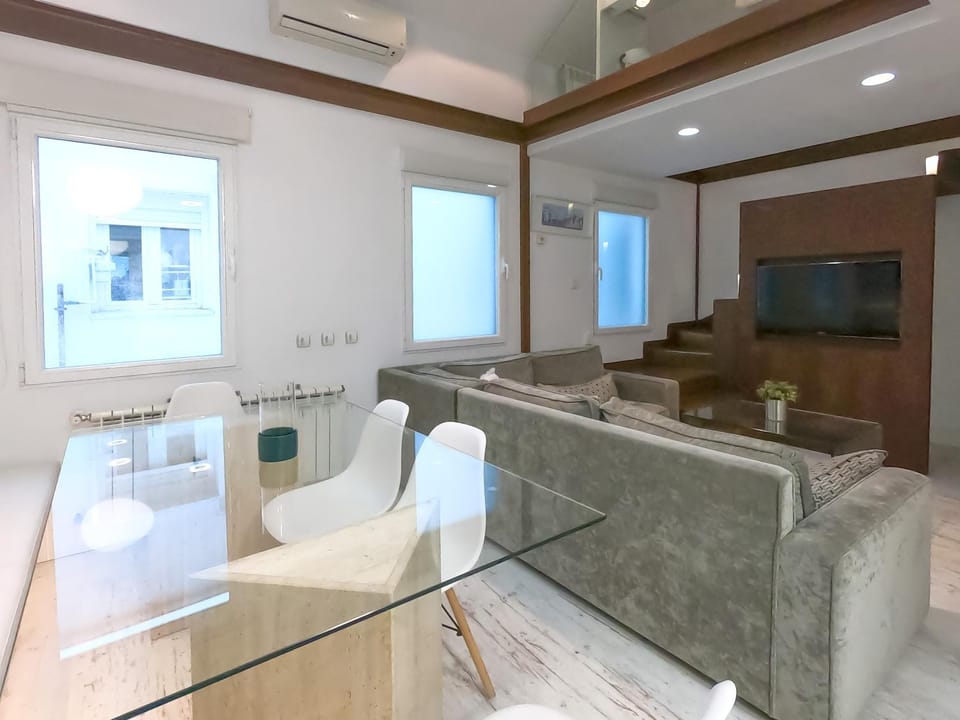 TV and multimedia, Living room, Dining area