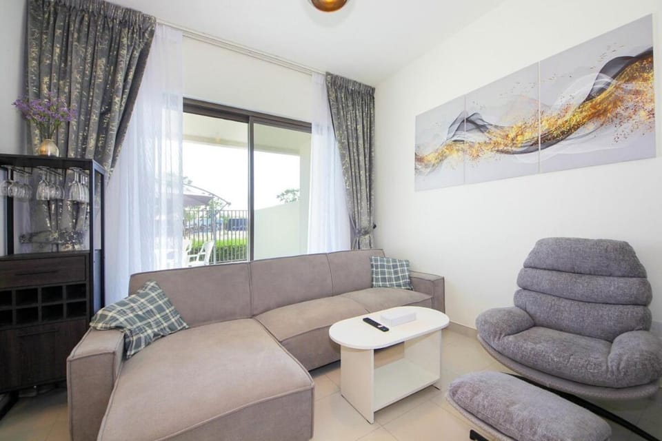 Classic 3BR Townhouse in Emaar South-Ideal Monthly Villa in Dubai