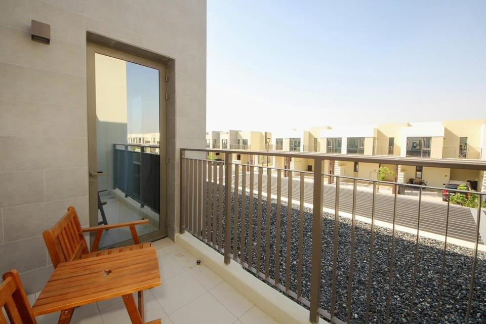 Classic 3BR Townhouse in Emaar South-Ideal Monthly Villa in Dubai