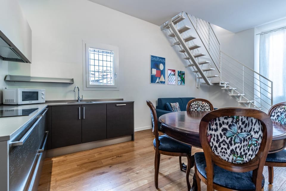 Kitchen or kitchenette, Living room