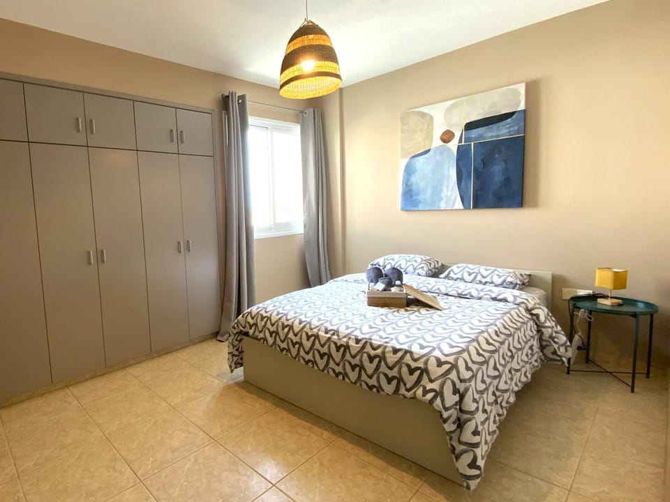 Bed, Photo of the whole room, Bedroom, towels, wardrobe