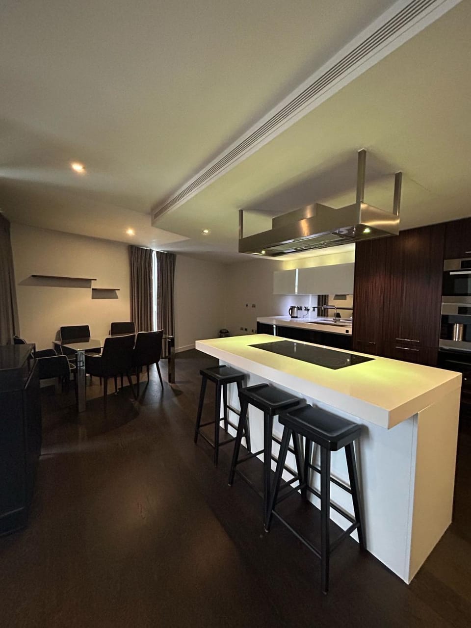 Chelsea Bridge Riverside 3 Bedroom Apt Apartment in City of Westminster