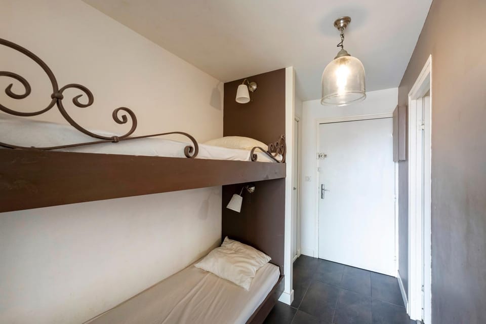 Property building, Living room, Bedroom