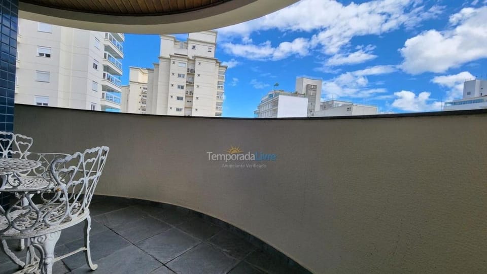 Imóvel com vista ao mar, p/ 6 pessoas, ótimo local Apartment in State of São Paulo