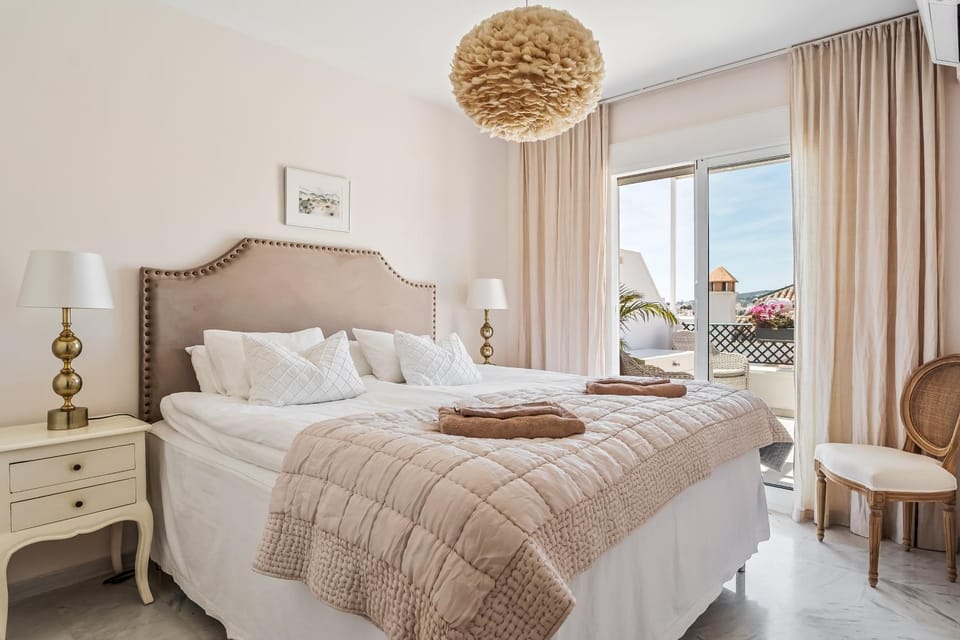 Living room, Bedroom