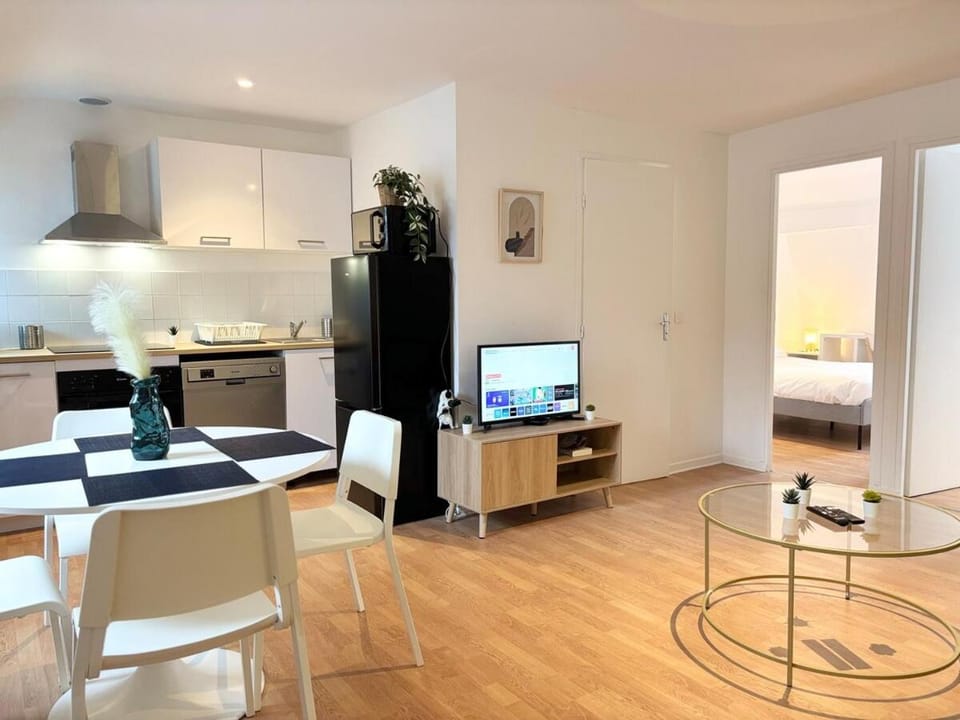 Apartment for 6 guests in Hypercentre de Rbx Apartment in Hauts-de-France
