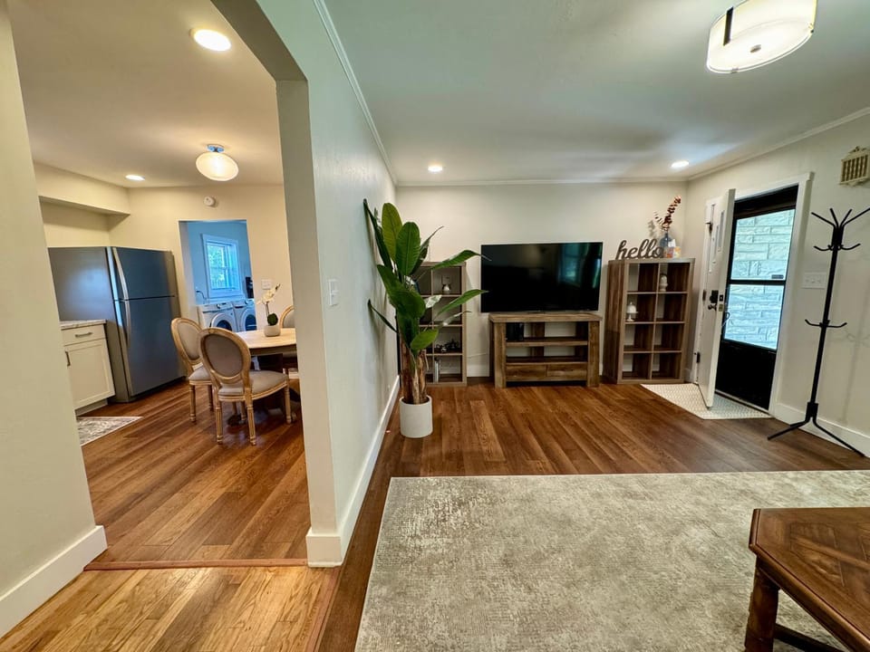 Campus Den on Poplar St House in Indiana
