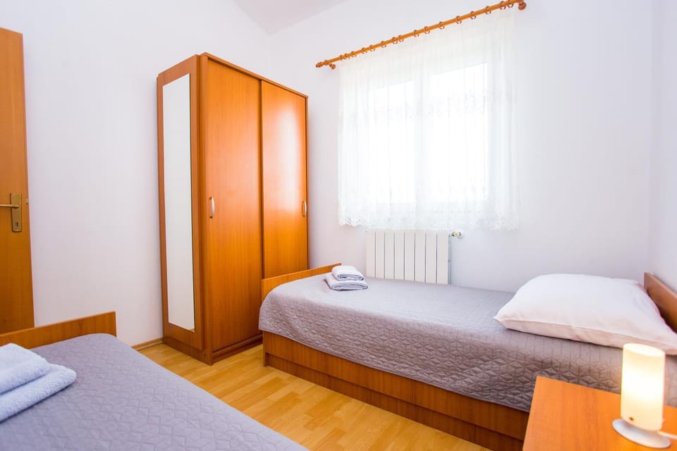 Bed, Bedroom, wardrobe