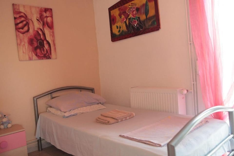 Georgia's Summer Apartment House in Halkidiki