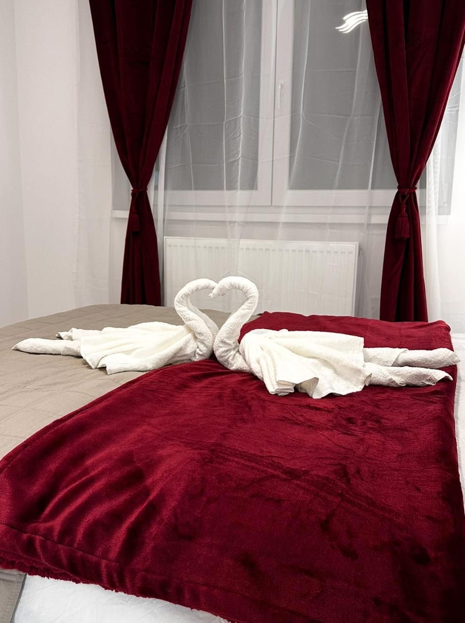 Bed, Photo of the whole room, Bedroom, towels