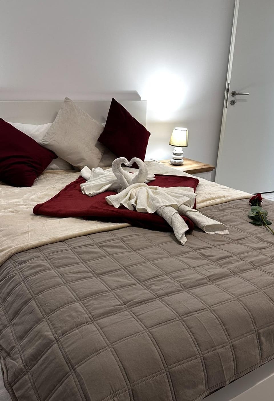 Bed, Photo of the whole room, Bedroom, towels