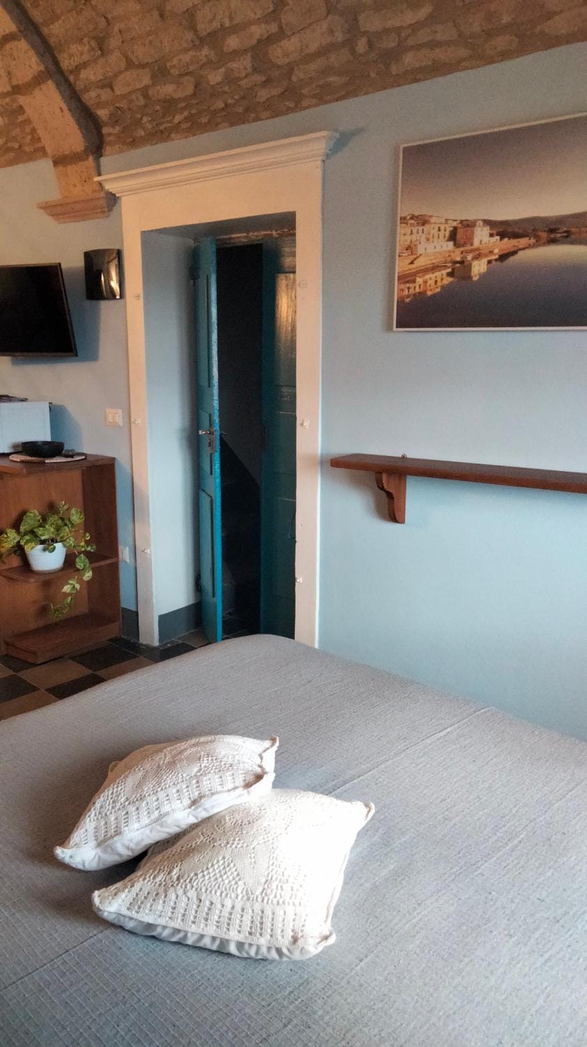 una finestra sui tetti Bed and Breakfast in Bosa