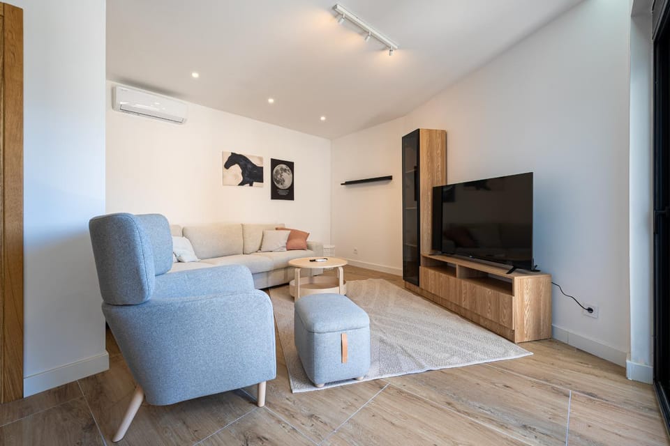 TV and multimedia, Living room, Seating area