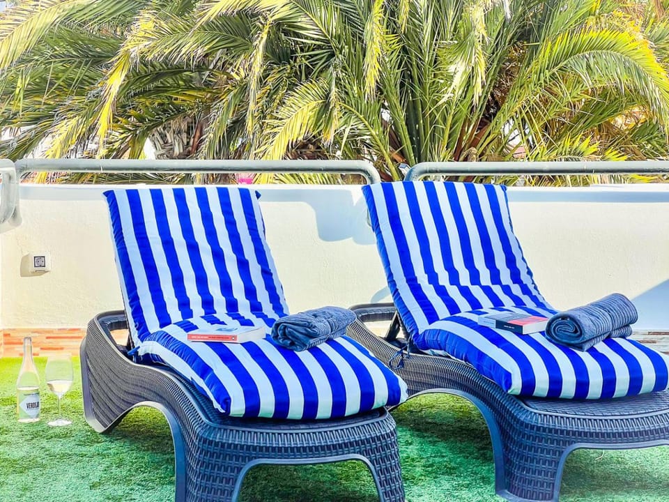 Garden view, sunbed