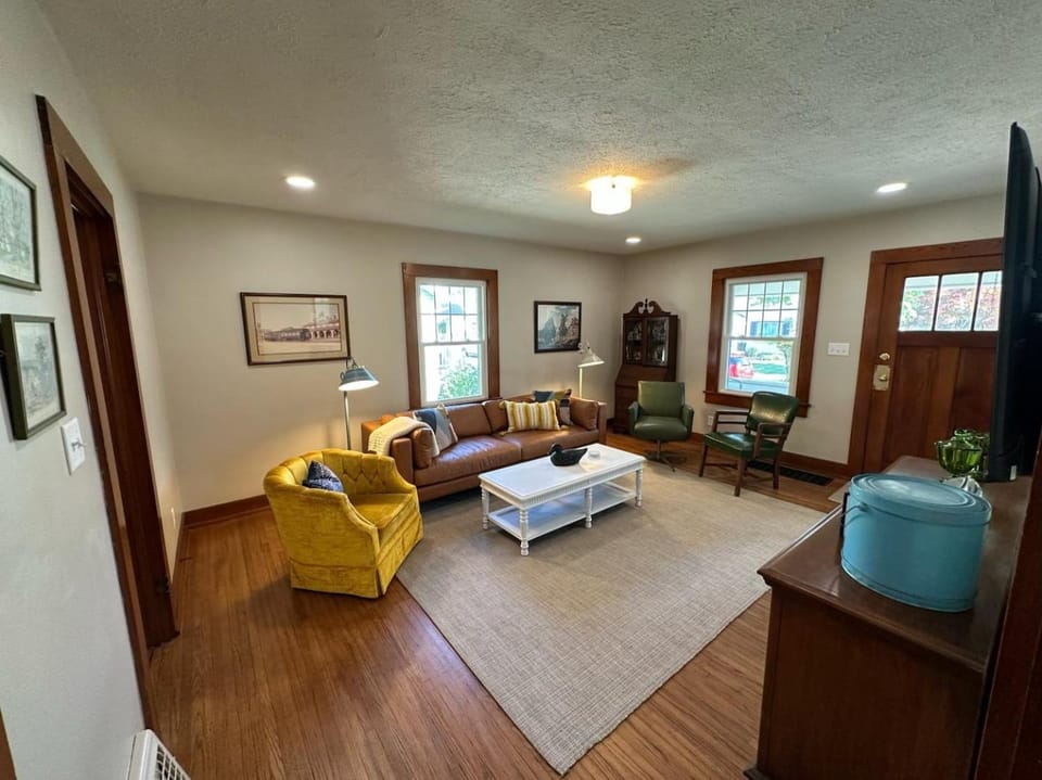 Vintage Charm on Elson Ave House in Ohio