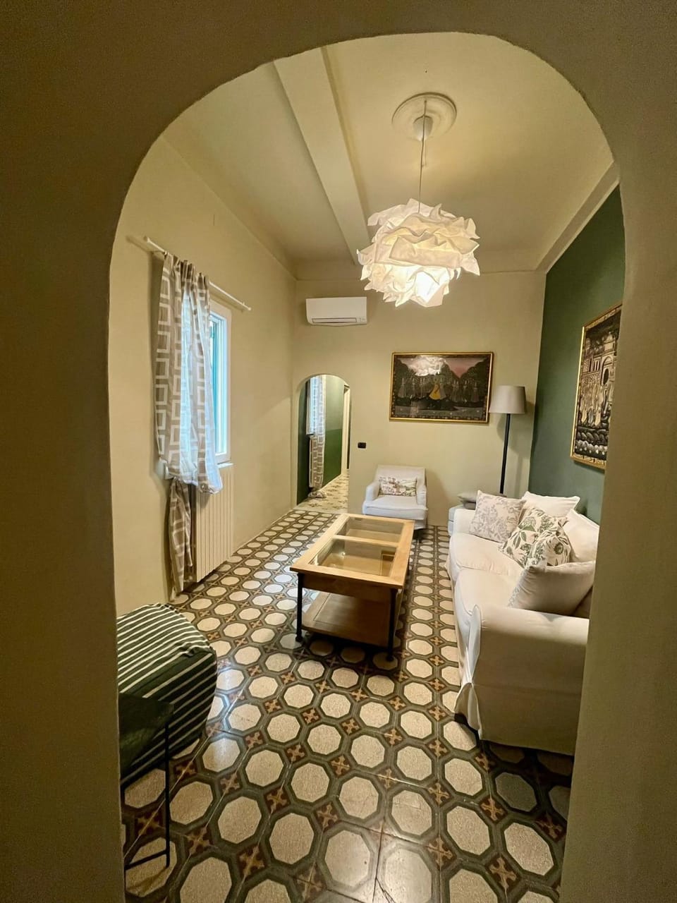 Communal lounge/ TV room