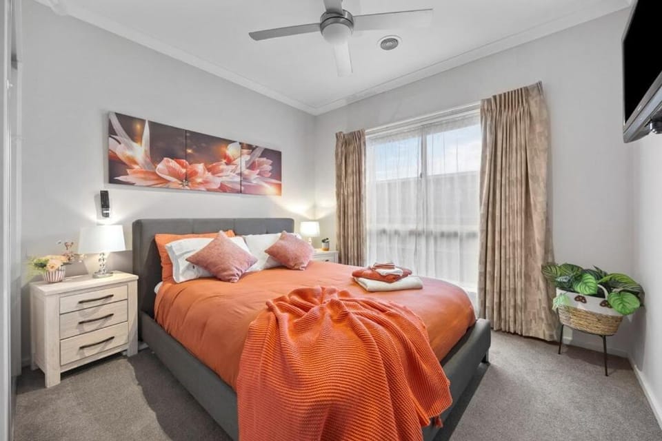 Bed, Bedroom