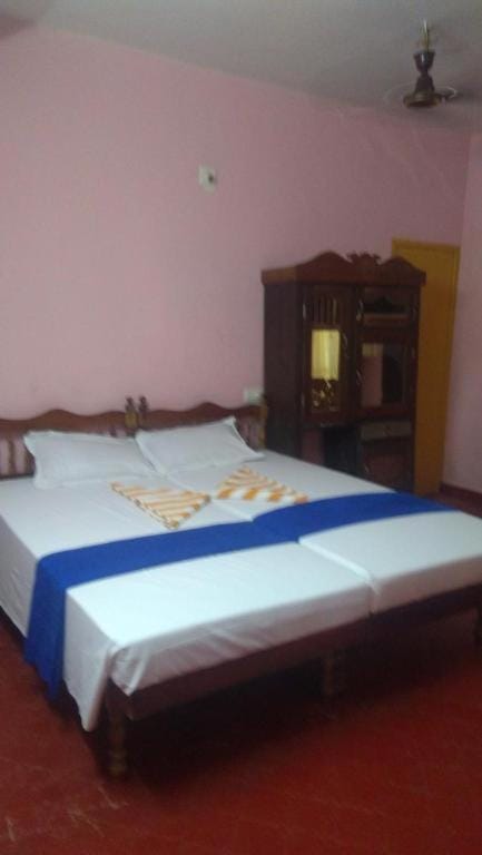 Thriphala ayurveda yogashram spiritual meditation Vacation rental in Kerala