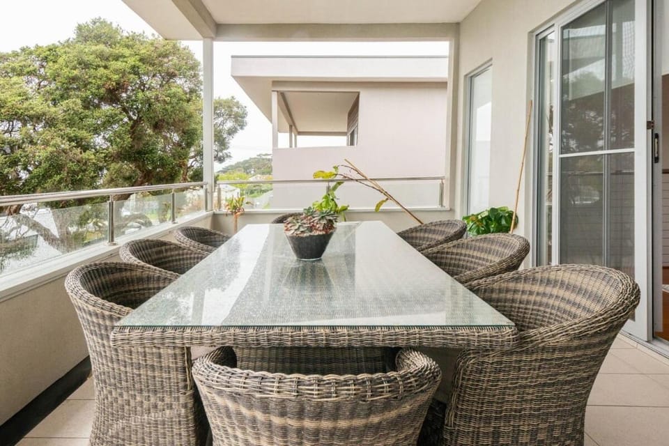 Patio, View (from property/room), Balcony/Terrace, Living room, Seating area, Dining area
