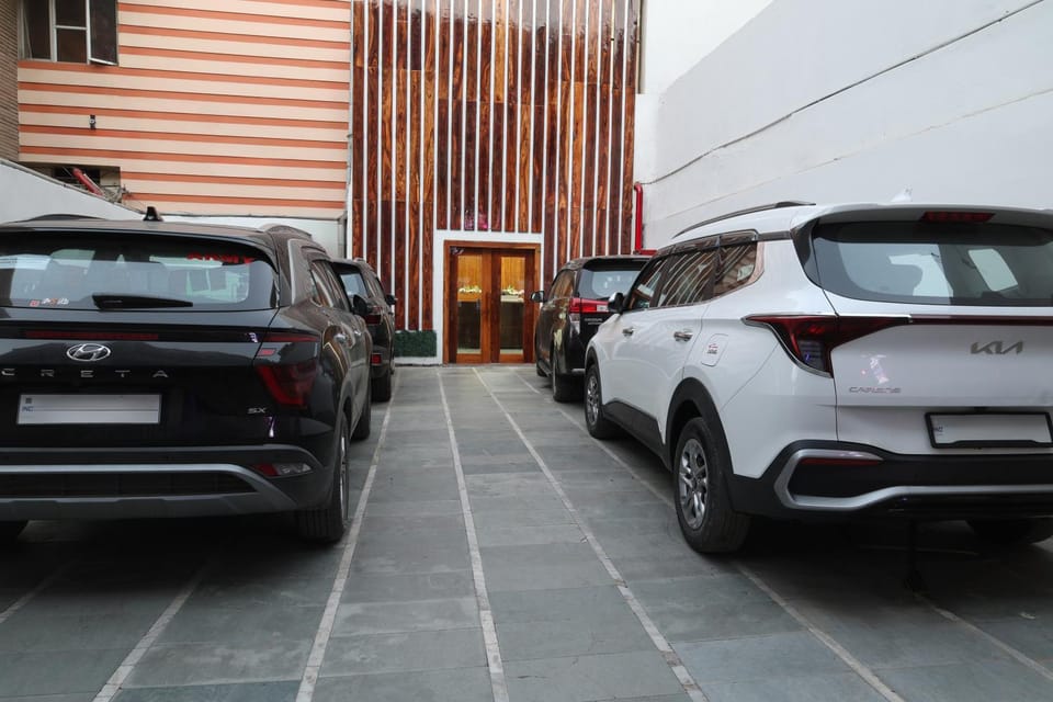 Facade/entrance, Parking