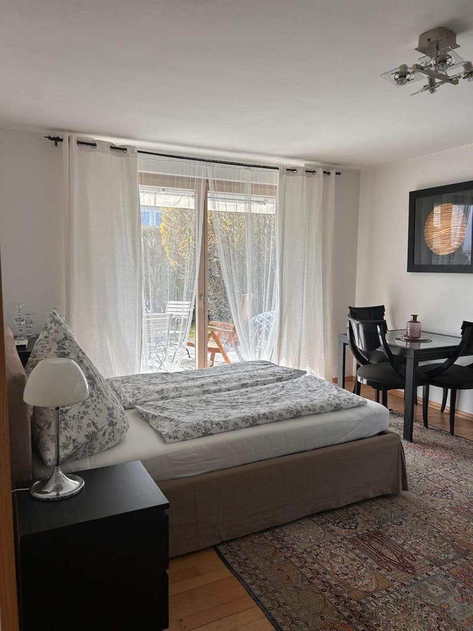 Photo of the whole room, Seating area, Bedroom