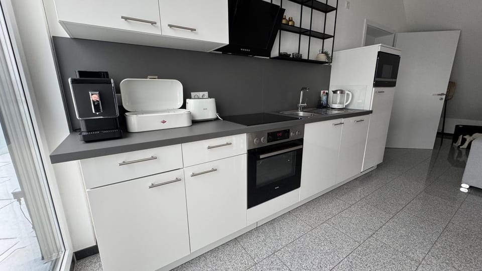 Coffee/tea facilities, Kitchen or kitchenette, dishwasher, oven, pet friendly, stove, toaster