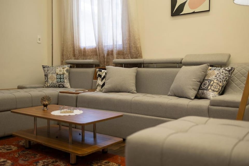 Heliopolis Charming Modern Apartment Close to Airport Apartment in Cairo Governorate