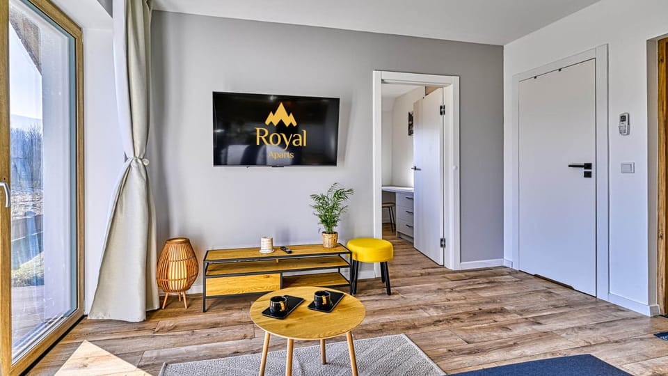 Kitchen or kitchenette, Seating area