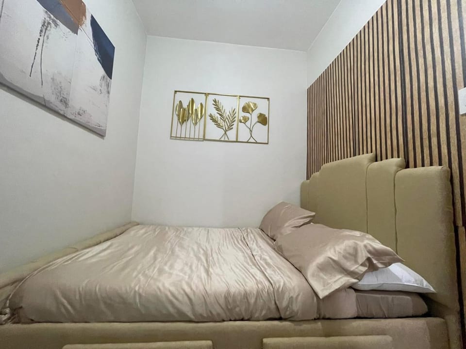 Field Residences King Elite Near NAIA Arport Apartment in Las Pinas