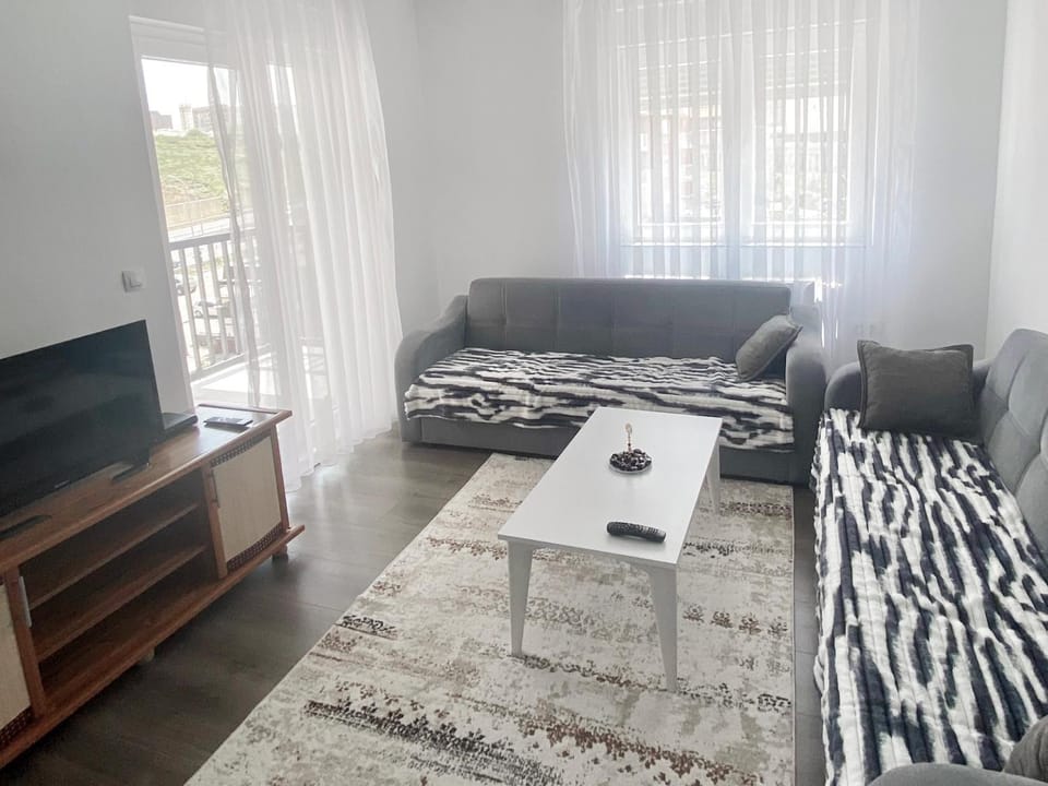 Communal lounge/ TV room, TV and multimedia, Living room, Seating area