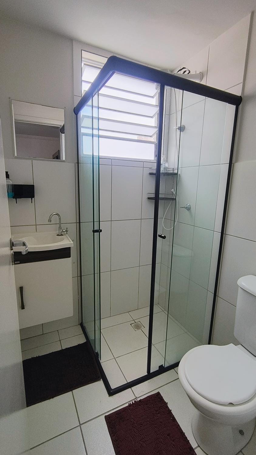 Shower, Toilet