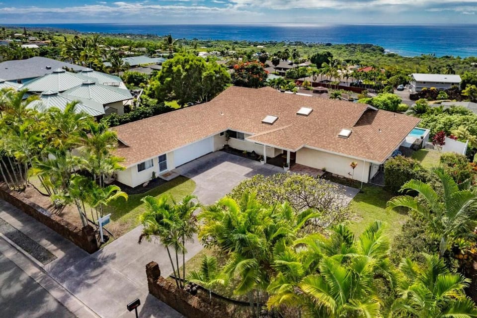 Property building, Natural landscape, Bird's eye view, Sea view