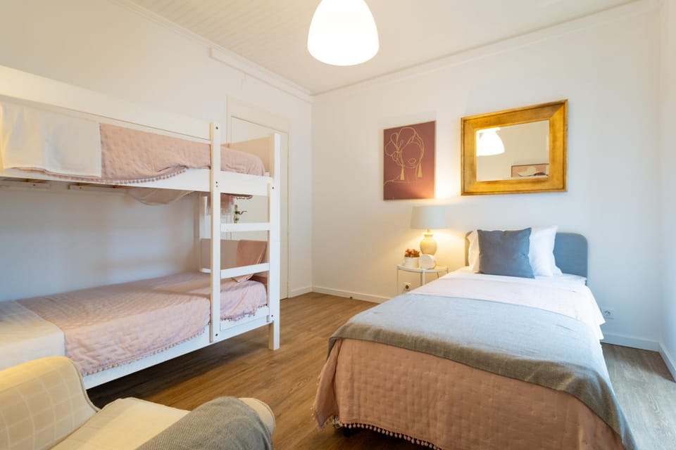 Bed, Photo of the whole room, Bedroom, bunk bed