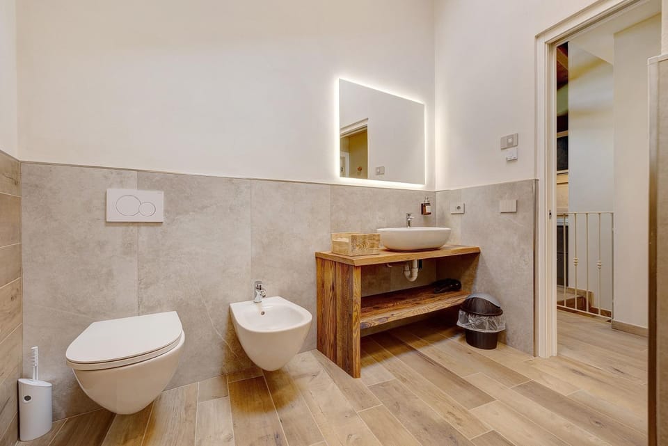 Bathroom, Living room