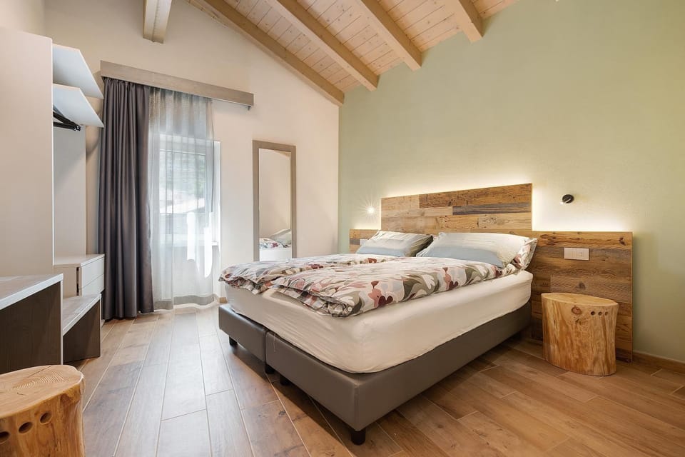 Living room, Bedroom