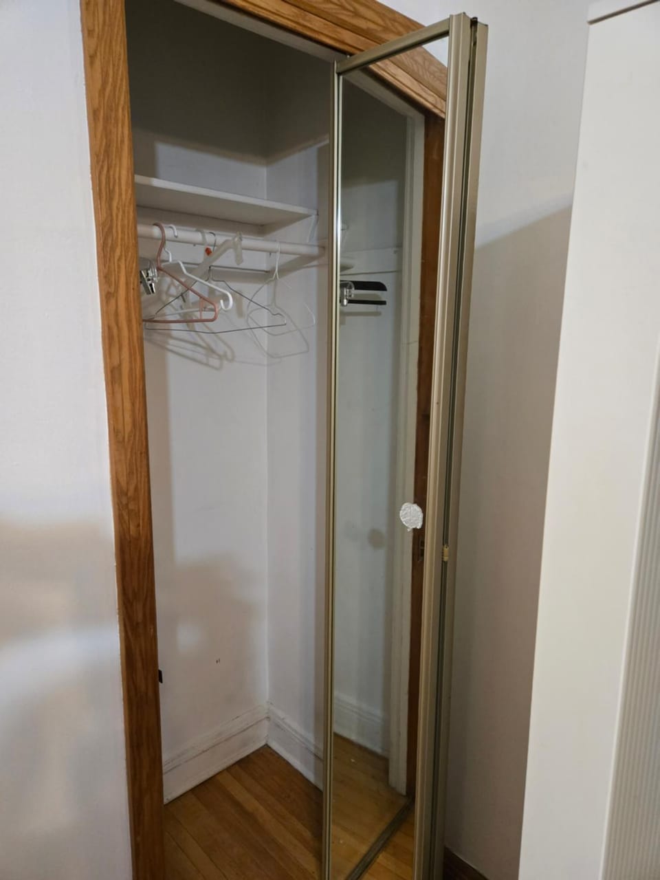 Bright room near Metro Monk station with Self Check-in Bed and Breakfast in Montreal