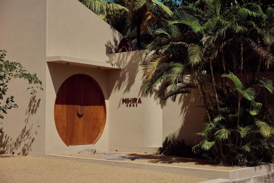 Facade/entrance
