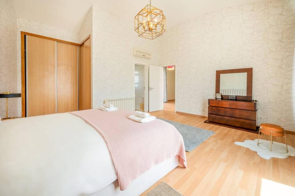 Bed, Bedroom, wardrobe