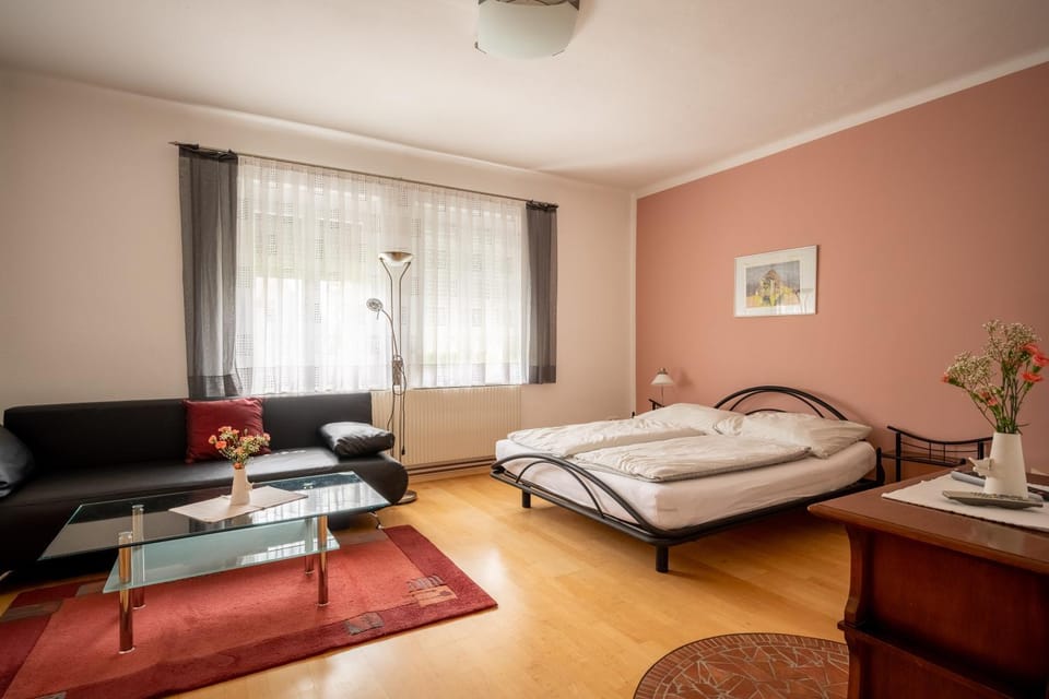 Bed, Living room